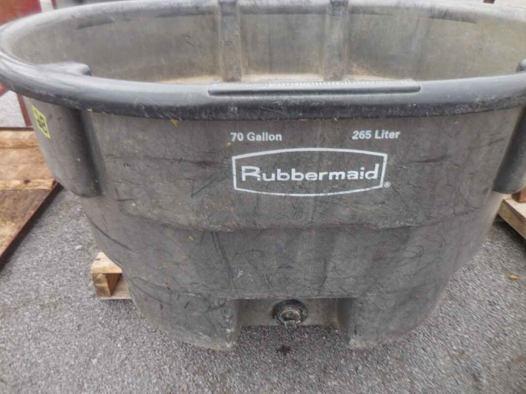 Rubbermaid 70 gallon stock tank