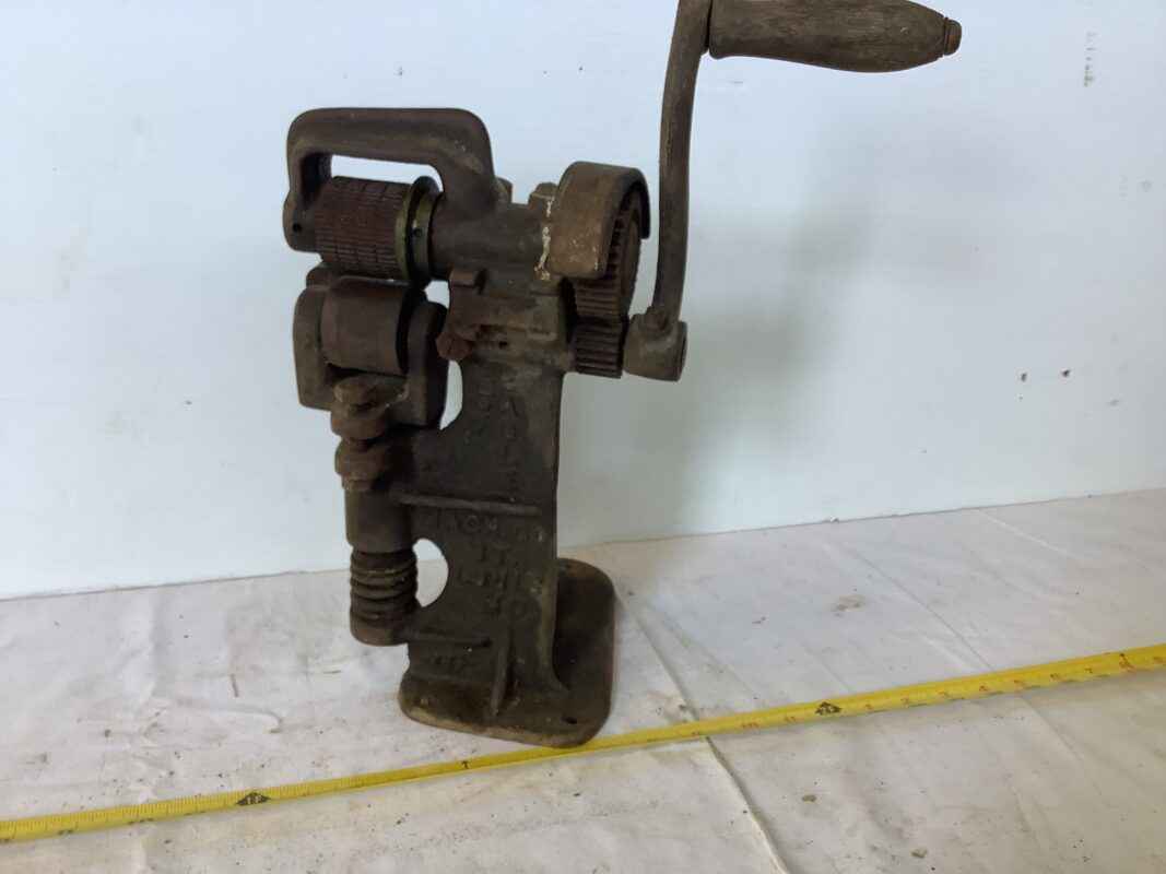 Eagle Machine Co. cast iron leather skiver (antique)